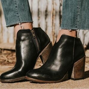 Freebird Darius Black Leather Ankle Boots Sz 9